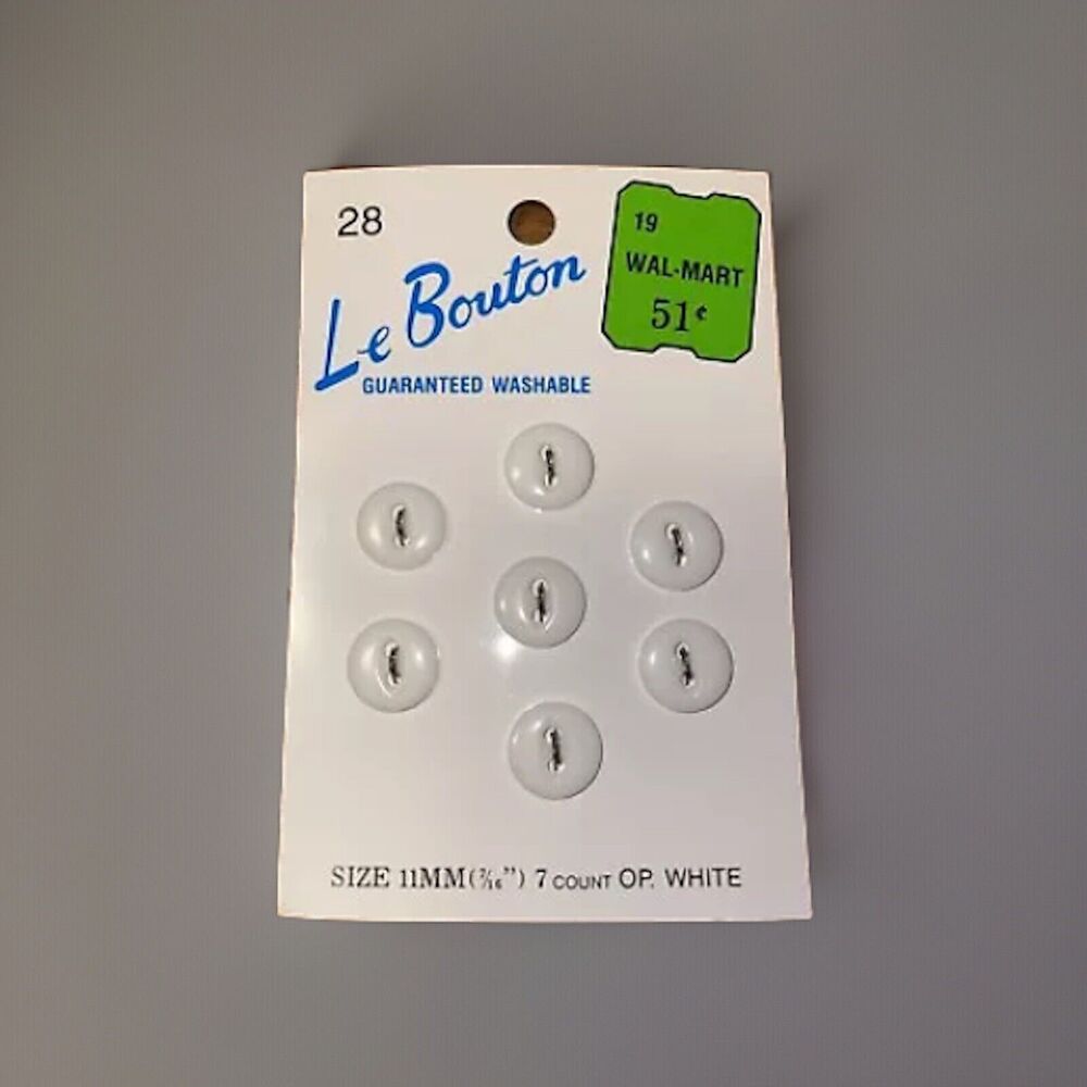 Le Bouton Card of Buttons White Round Sew On 7/16” 11mm 7 Count Vintage